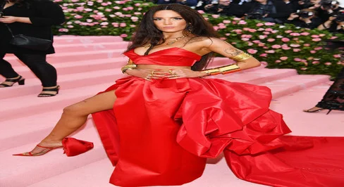 Met gala 2021 kırmızı halı,met gala, Metropolitan Museum, justin bieber, rihanna, shawn mendes, camilla cabeo, metropolitan, kim kardashian